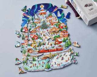 Winter Village julepuslespil i træ med 240 brikker fra Wentworth Puzzles