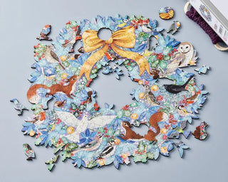 Woodland Wreath julepuslespil i træ med 300 brikker fra Wentworth Puzzles